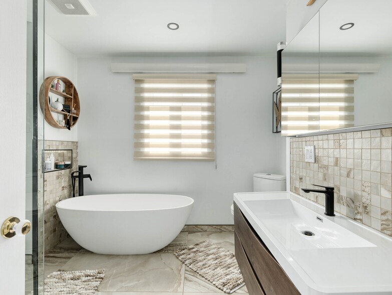 More Photos Of 1879-1881 Ch De Sainte-Flore, Shawinigan Healthcare For Sale