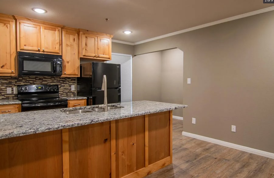 More Photos Of 651 E McGregor Dr, Mc Gregor Apartments For Sale