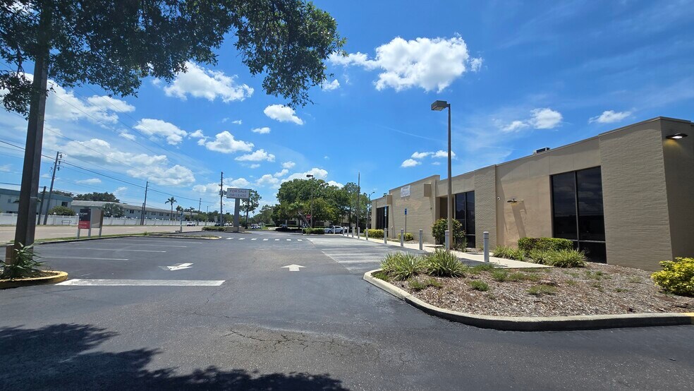 More Photos Of 8181 54th Ave N, Saint Petersburg Office For Sale