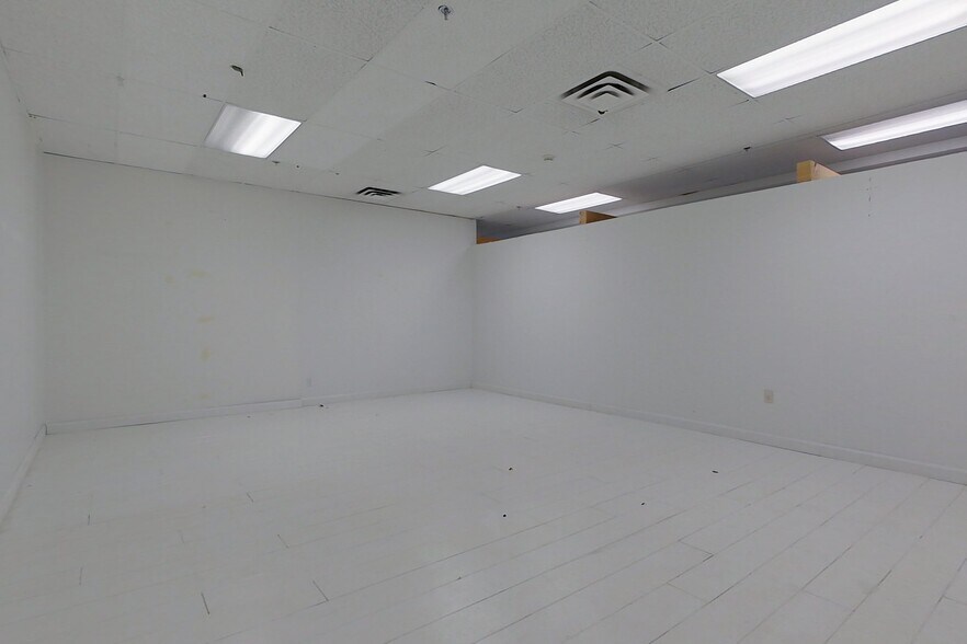 More Photos Of 152 Main St, Pepperell General Retail For Lease