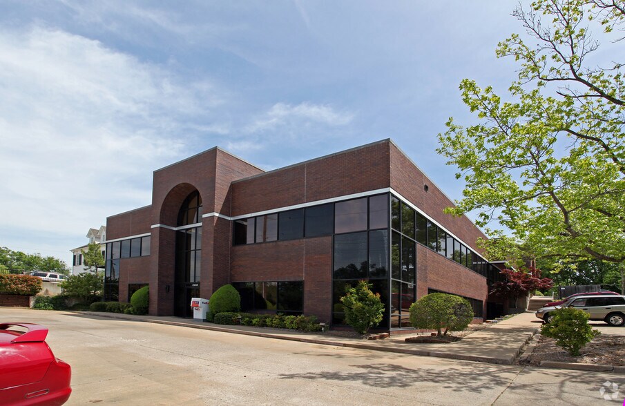 Primary Photo Of 5319 S Lewis Ave, Tulsa Office For Lease