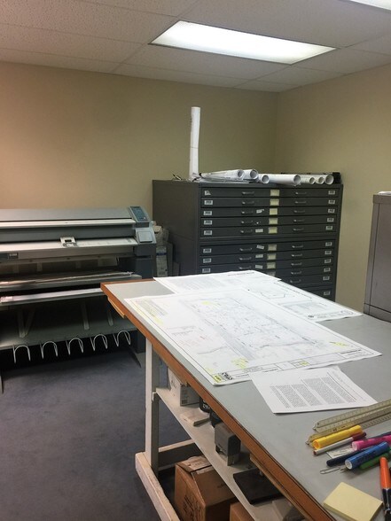 More Photos Of 200 Aviation Dr, Winchester Office For Sale