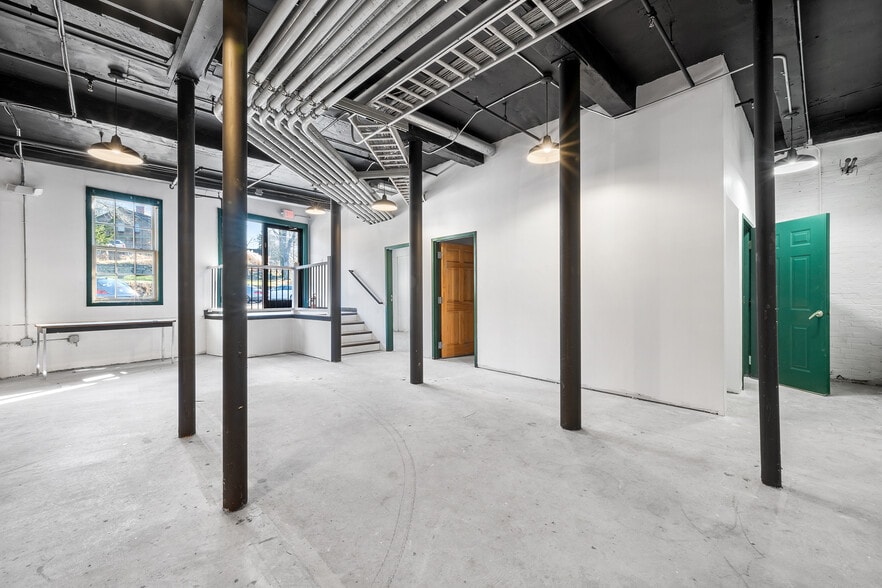 More Photos Of 11 Main St, Mystic Medical For Lease