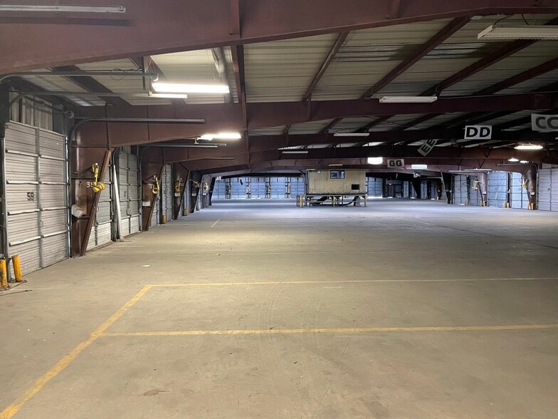 More Photos Of 106 Mooney Dr, Bourbonnais Warehouse For Lease