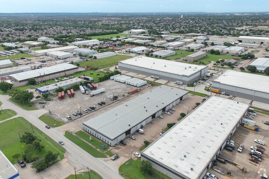 More Photos Of 1110 W Harris Rd, Arlington Warehouse For Lease