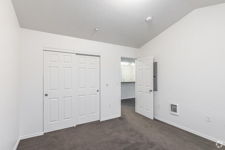 More Photos Of 2211 McKinney Ln, Lebanon Apartments For Sale