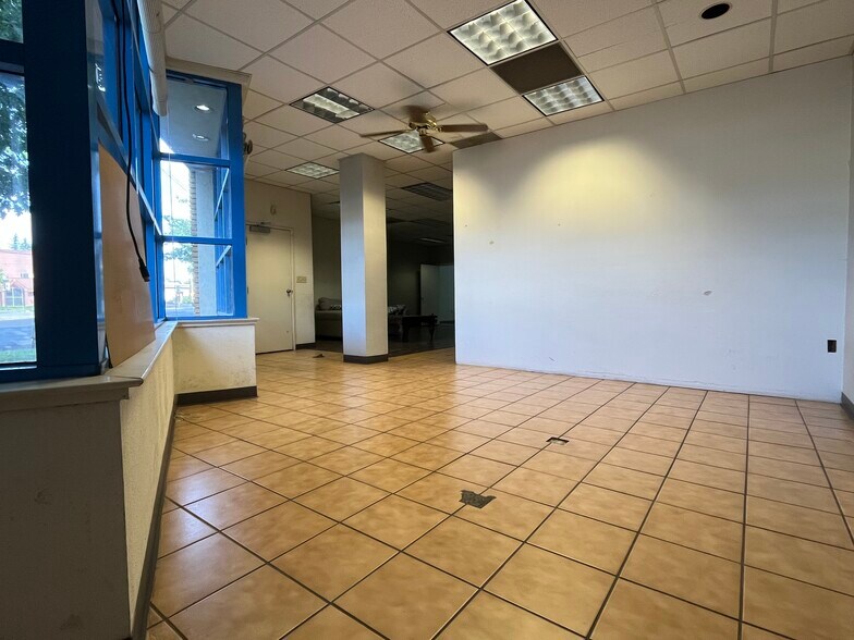 More Photos Of 3121 Broadway, Sacramento Storefront Retail Residential For Sale