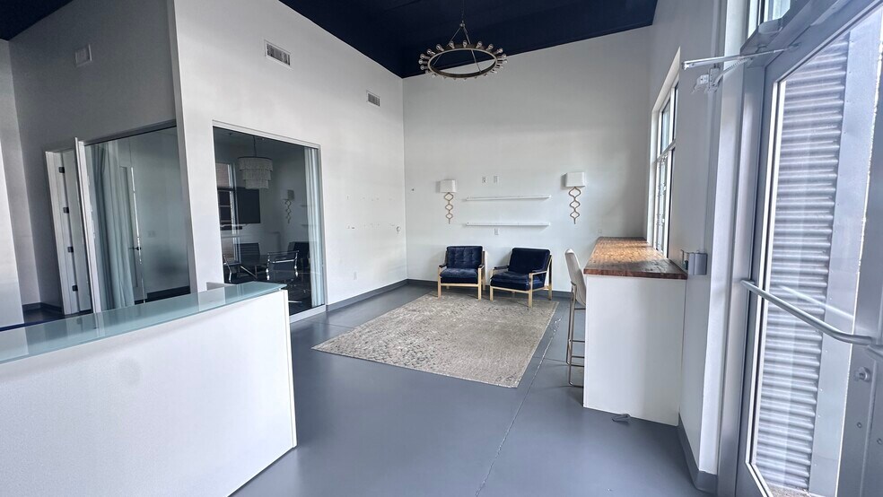 More Photos Of 4011 Charlotte Ave, Nashville Storefront For Lease