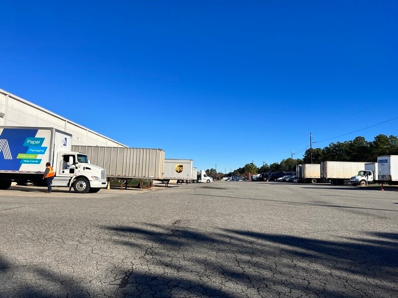 More Photos Of 10700 World Trade Blvd, Raleigh Warehouse For Lease