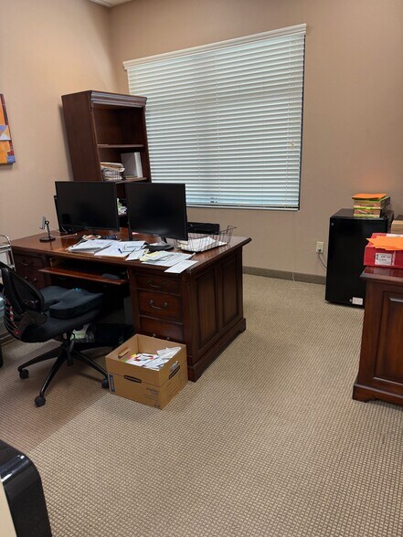 More Photos Of 6206 W Desert Inn Rd, Las Vegas Office For Lease