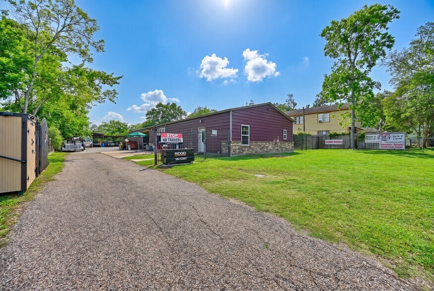 More Photos Of 518 Columbus Rd, Sealy Light Manufacturing For Sale
