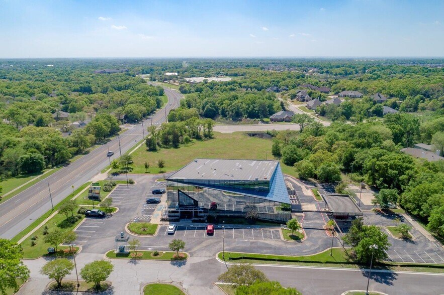 More Photos Of 1920 W Villa Maria Rd, Bryan Medical For Lease