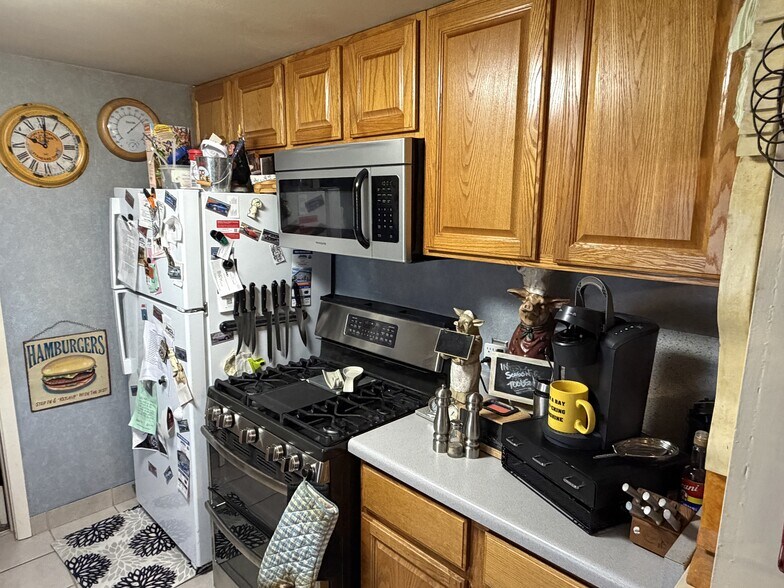 More Photos Of 918 Blackhawk Blvd, South Beloit Multifamily For Sale
