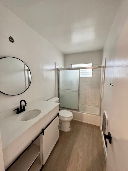More Photos Of 726 N Alfred St, West Hollywood Apartments For Sale