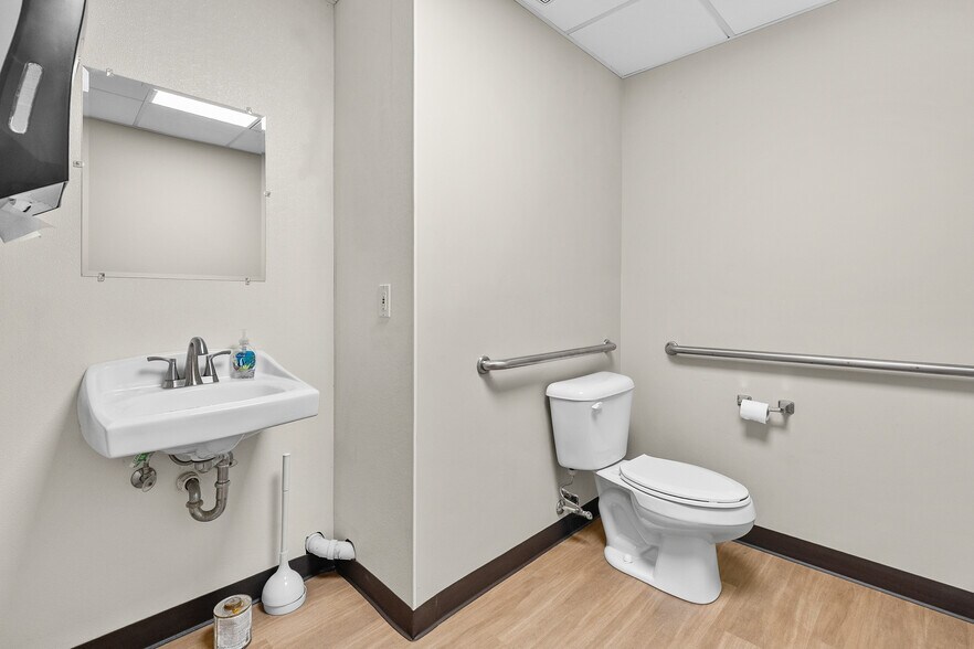 More Photos Of 1516 Trimble Ave, Kalamazoo Office For Sale