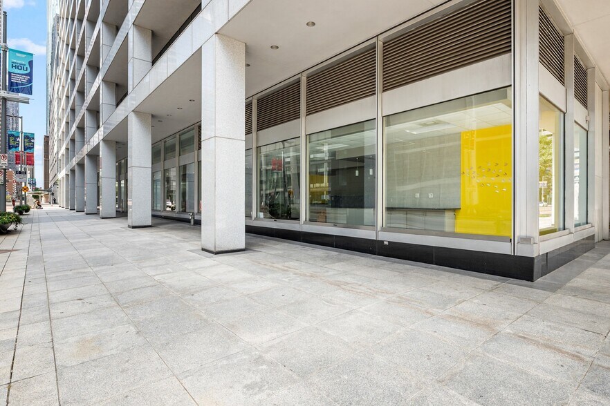 More Photos Of 1021 Main St, Houston Office For Lease