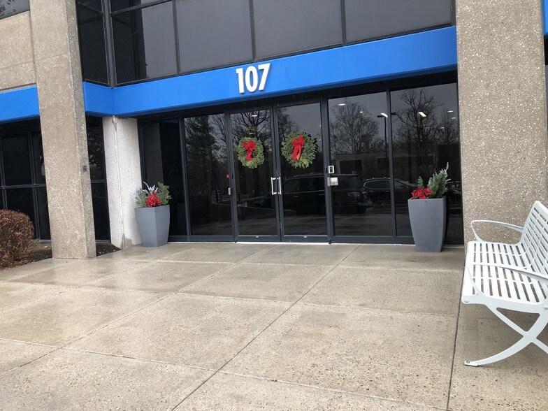 More Photos Of 107 Carpenter Dr, Sterling Office For Lease