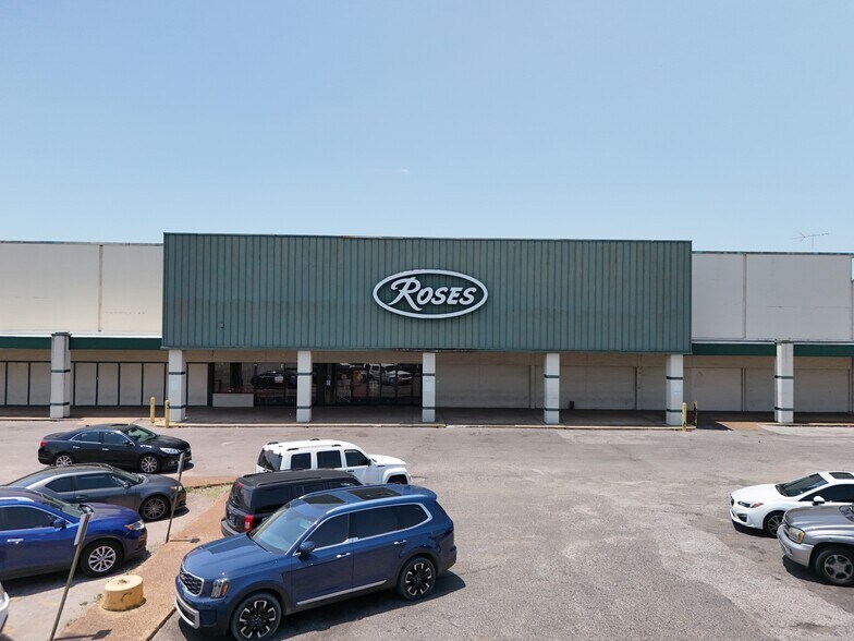 More Photos Of 1781-1977 S 3rd St, Memphis Unknown For Lease