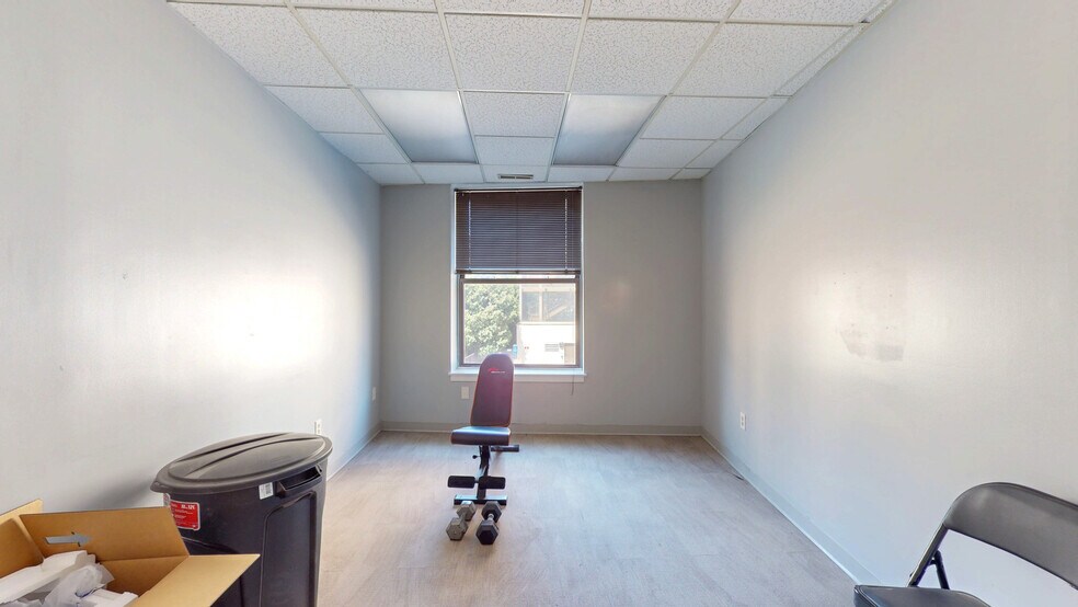 More Photos Of 68 Center St, Waterbury Storefront Retail Residential For Sale