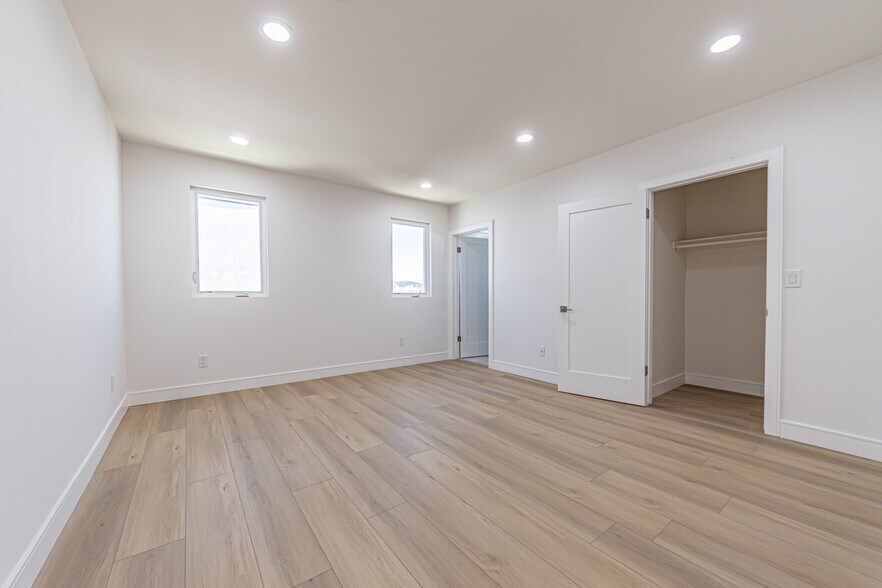 More Photos Of 5436 Romaine St, Los Angeles Apartments For Sale
