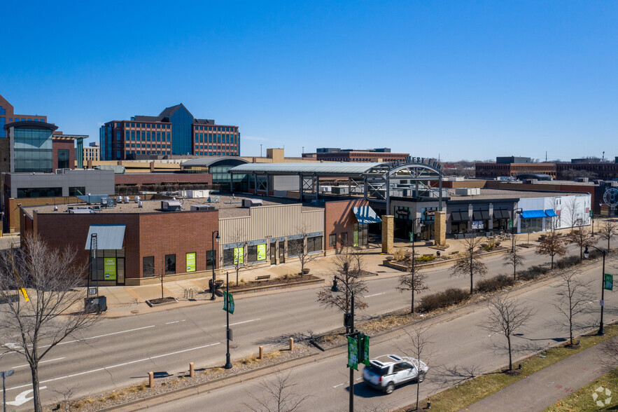 Primary Photo Of 1622-1650 W End Blvd, Saint Louis Park Coworking Space