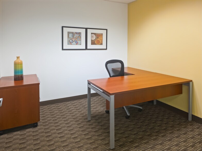 More Photos Of 601 Brickell Key Dr, Miami Coworking Space