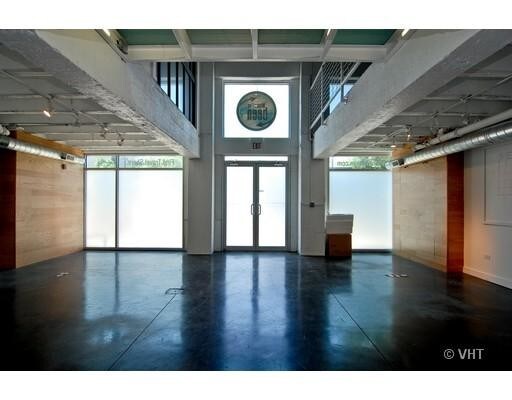 More Photos Of 1927 N Milwaukee Ave, Chicago Office For Lease