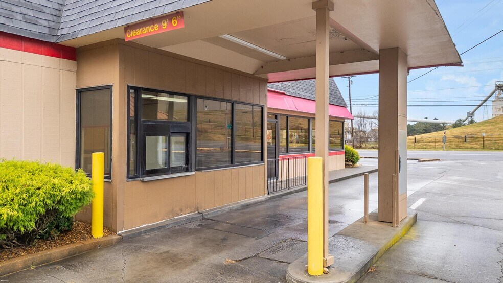 More Photos Of 5119 S 11 Hwy, Calhoun Fast Food For Sale