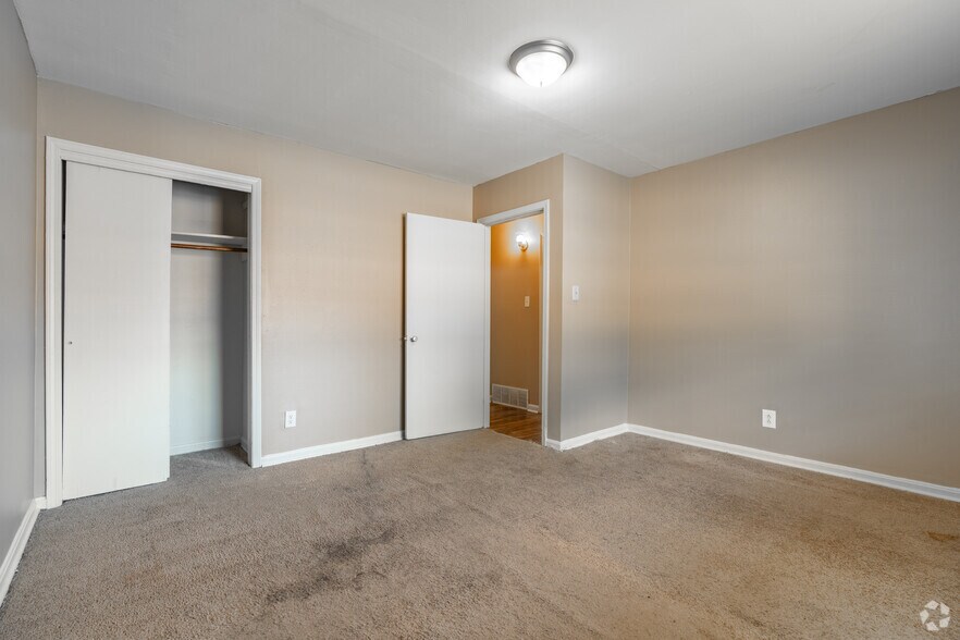 More Photos Of 4015 Summer Ave, Memphis Apartments For Sale