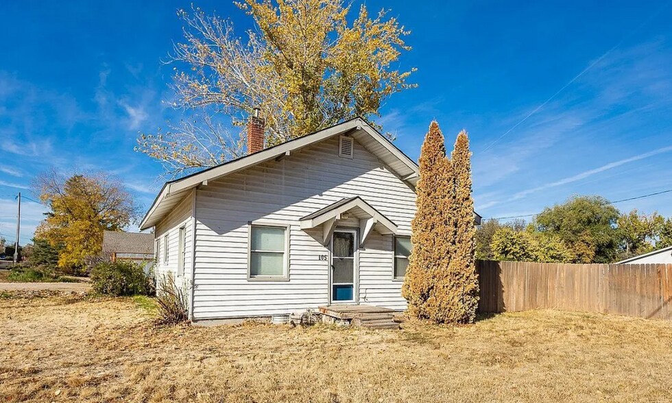 More Photos Of 105 N Midland Blvd, Nampa Office For Sale