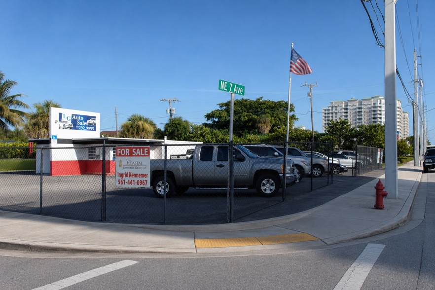 Primary Photo Of 724 N Federal Hwy, Boynton Beach Auto Dealership For Sale