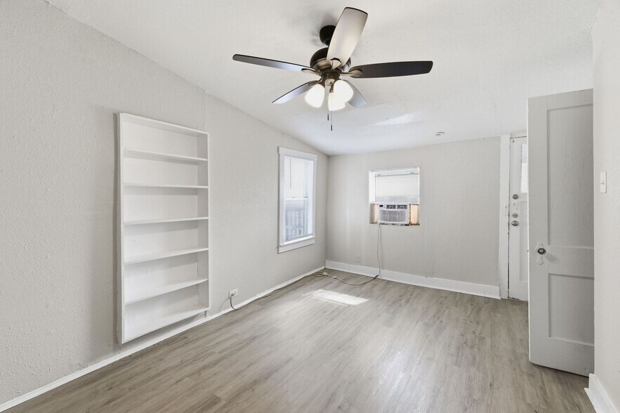 More Photos Of 214 E Huff Ave, San Antonio Apartments For Sale