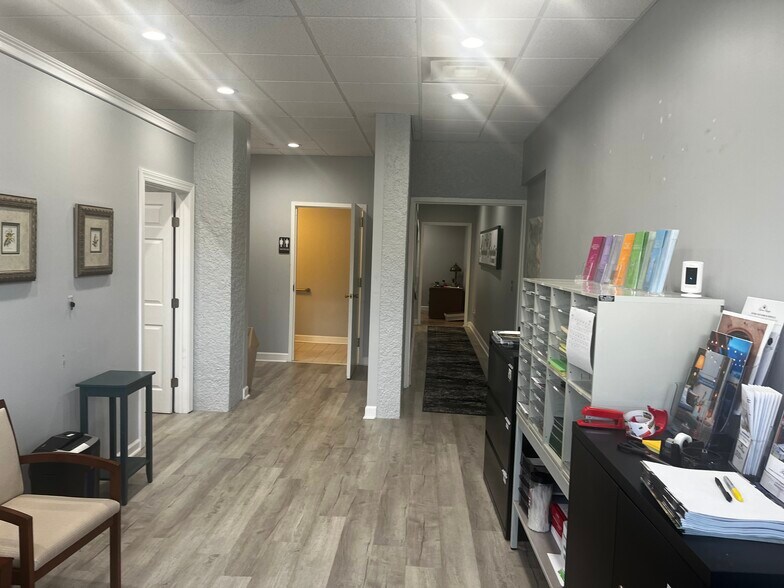 More Photos Of 1270 Hendersonville Rd, Asheville Office For Lease