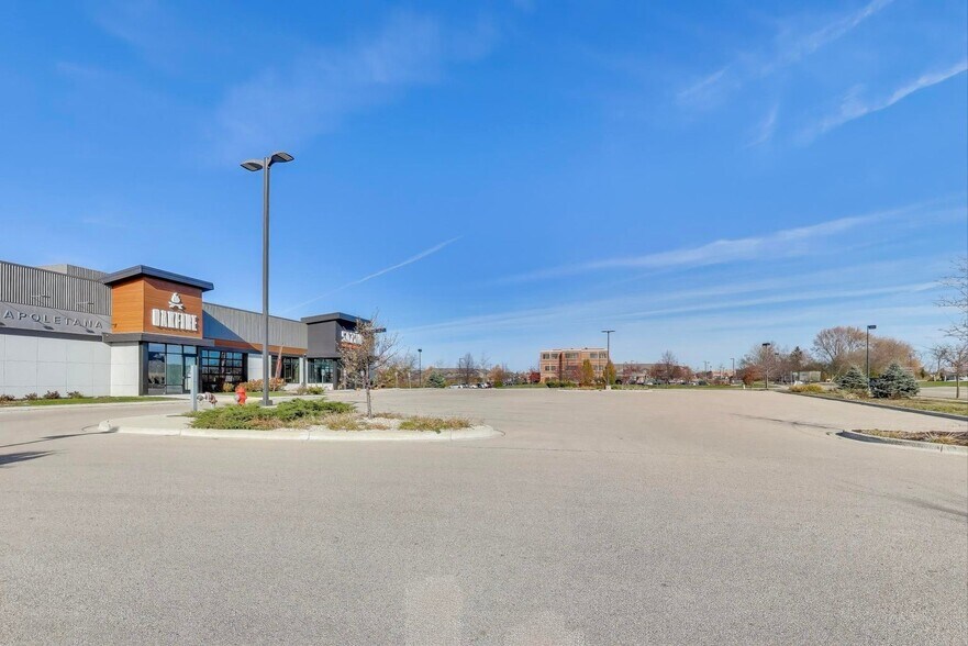 More Photos Of 3552 Market Ln, Kenosha Restaurant For Sale