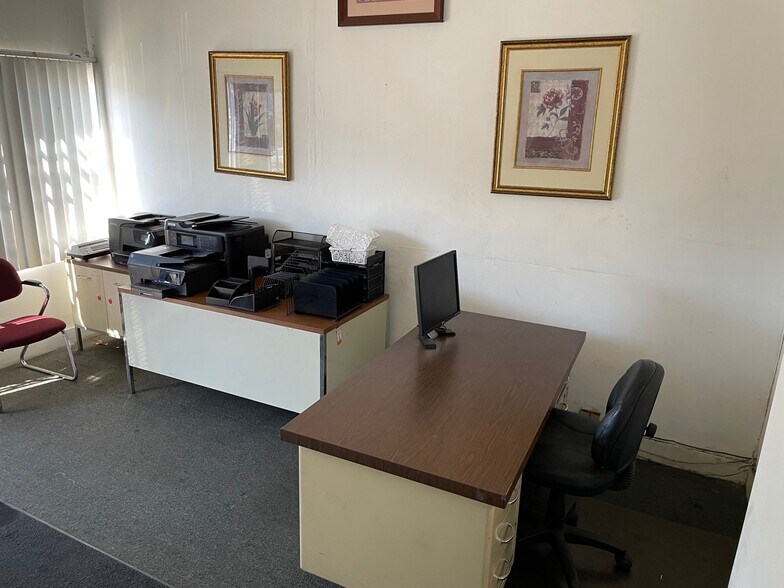 More Photos Of 1666 Cota Ave, Long Beach Warehouse For Sale