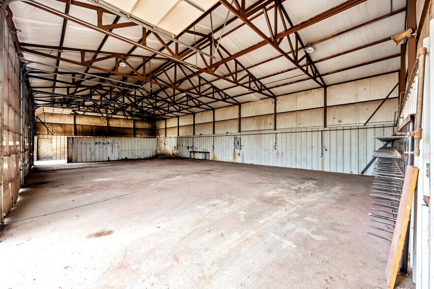 More Photos Of 403 Linwood Plz, Lindsay Warehouse For Sale