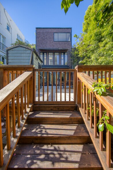 More Photos Of 2918-2920 Lyon St, San Francisco Office Residential For Sale