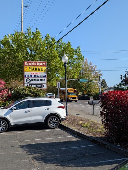 More Photos Of 1461-1493 SE Hogan Rd, Gresham General Retail For Lease