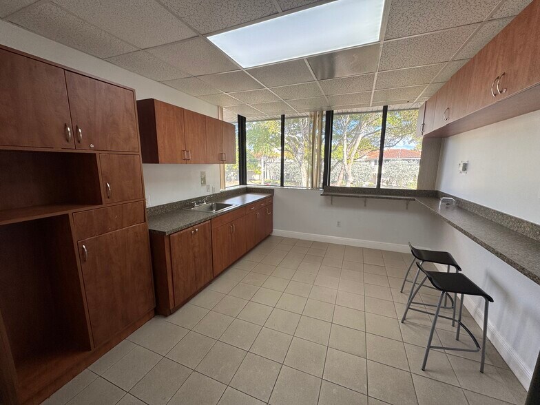 More Photos Of 7000 SW 97th Ave, Miami Office For Sale