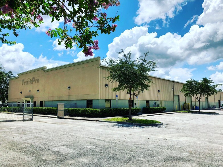 Primary Photo Of 1942 W New Hampshire St, Orlando Warehouse For Lease