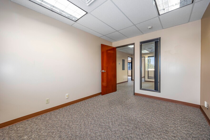 More Photos Of 829 Goethals Dr, Richland Office For Lease