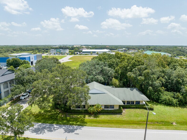 More Photos Of 31 Sarasota Center Blvd, Sarasota Office For Lease