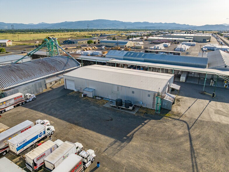 More Photos Of 1385 Antelope Rd, White City Manufacturing For Lease