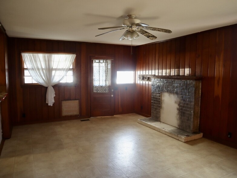 More Photos Of 103 Morgan Ave, Smyrna Office Residential For Sale