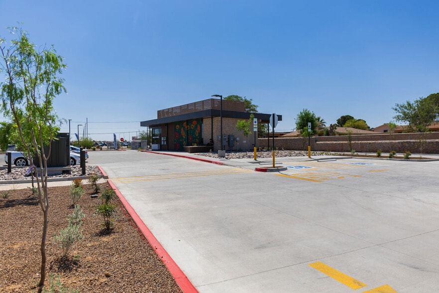 More Photos Of 1881 George Dieter dr, El Paso Fast Food For Sale