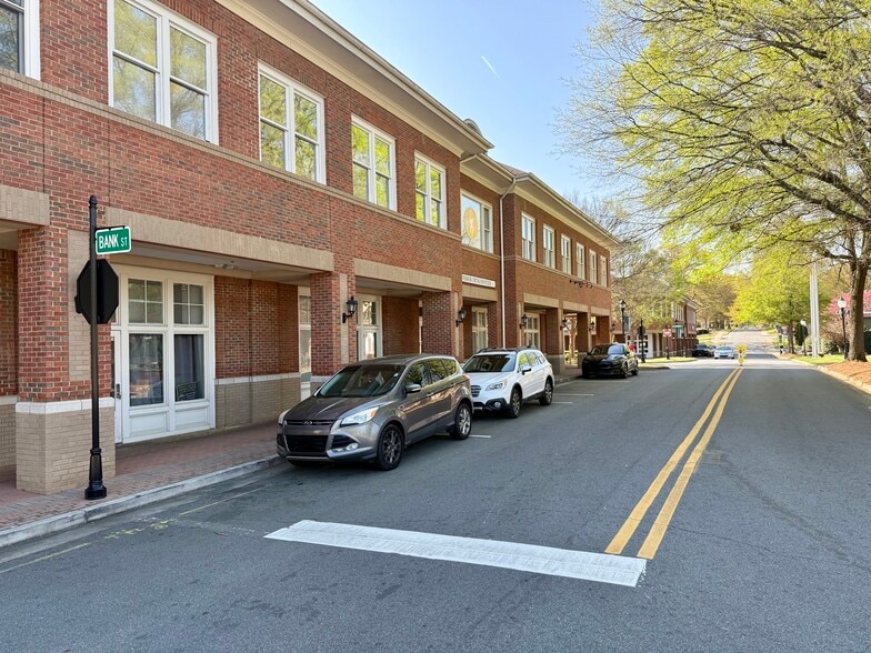 More Photos Of 1295 W Spring St SE, Smyrna Storefront For Sale