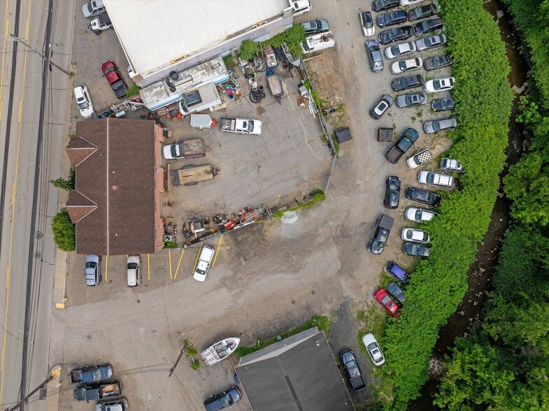 More Photos Of 1641 Saw Mill Run Blvd, Pittsburgh Flex For Sale