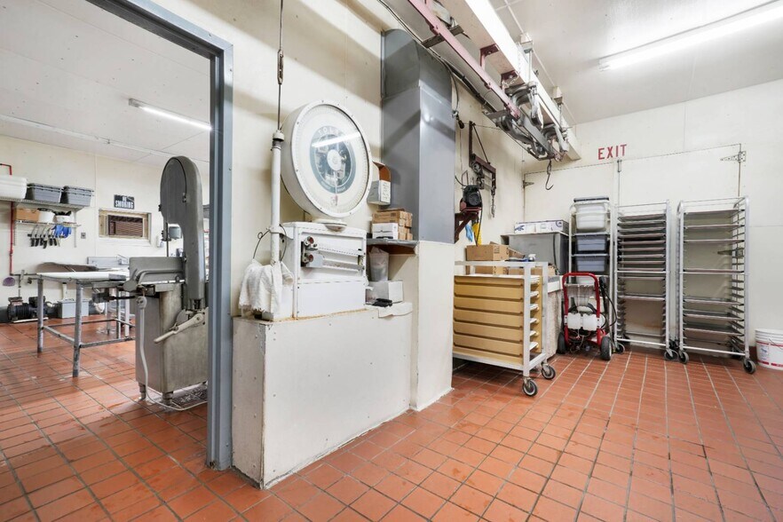 More Photos Of 1414 20th St, Tell City Convenience Store For Sale