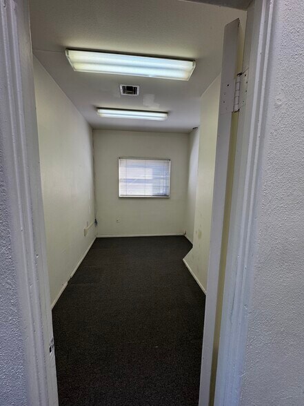 More Photos Of 3951-3957 Goldfinch St, San Diego Storefront Retail Office For Lease