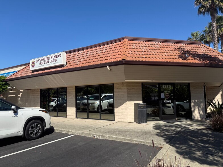 More Photos Of 1952-1988 4th St, Livermore Freestanding For Lease